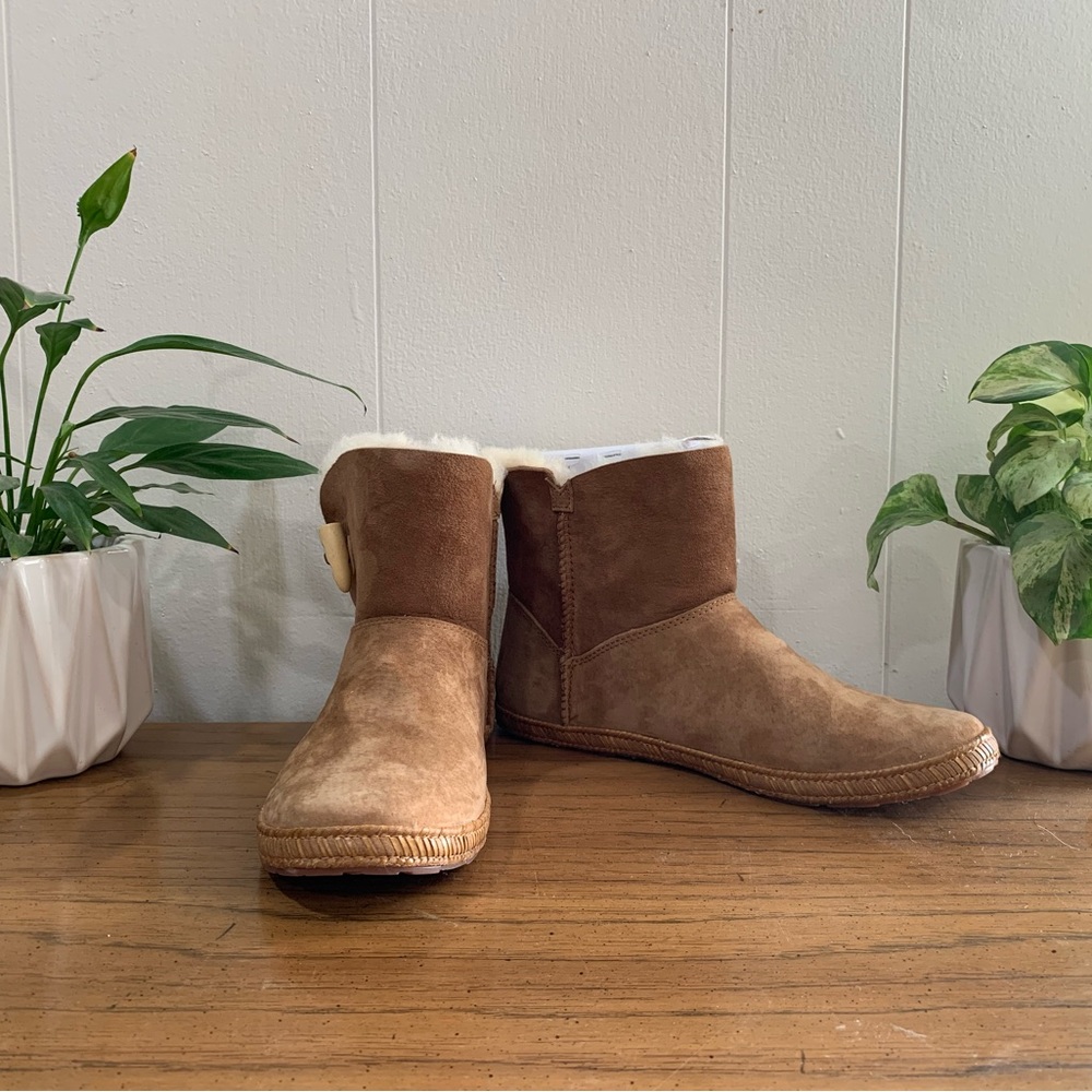 UGG TOGGLE ANKLE BOOT